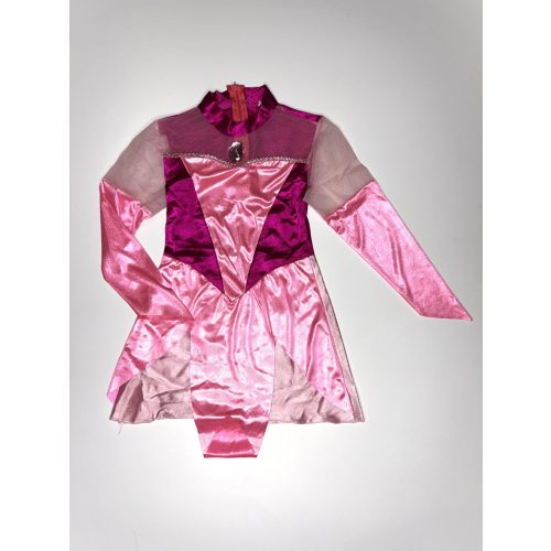 Jelmeznek való ruha (98/104)